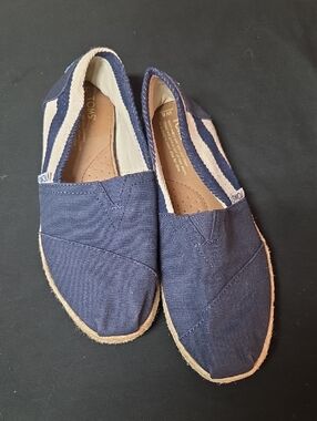 Toms Navy Canvas Slip-On Loafers with Cream Striped  Sz 8